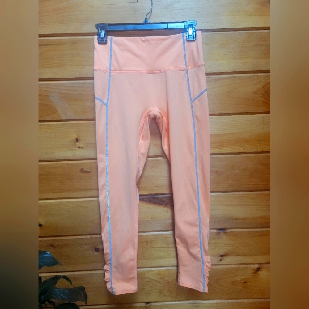 NWOT Free People leggings with reflection and ruching details size small - Picture 4 of 16